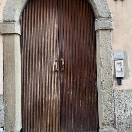 Number 99 Apartment Bergamo Bagian luar foto