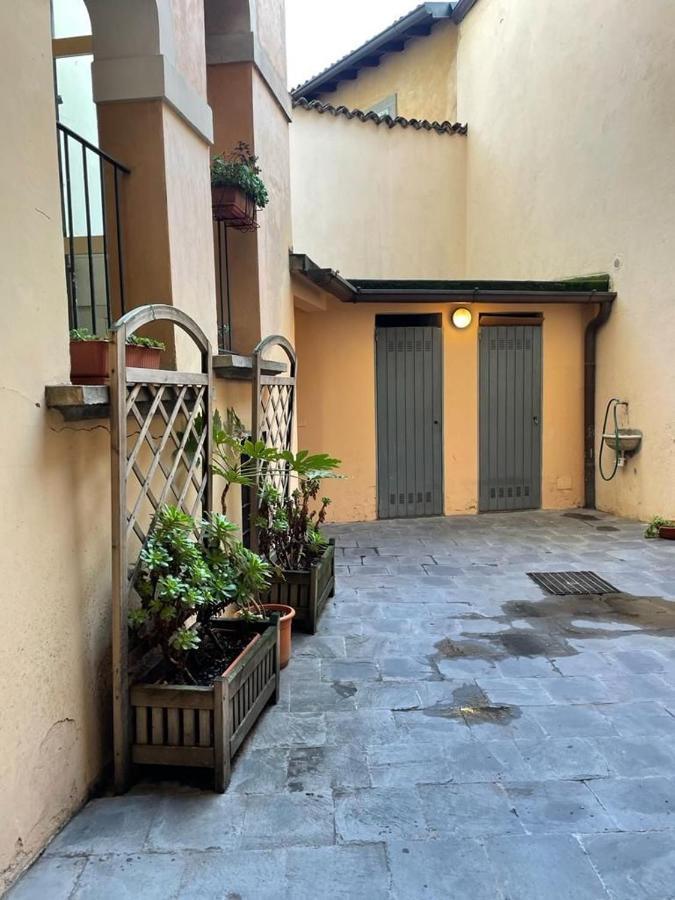 Number 99 Apartment Bergamo Bagian luar foto