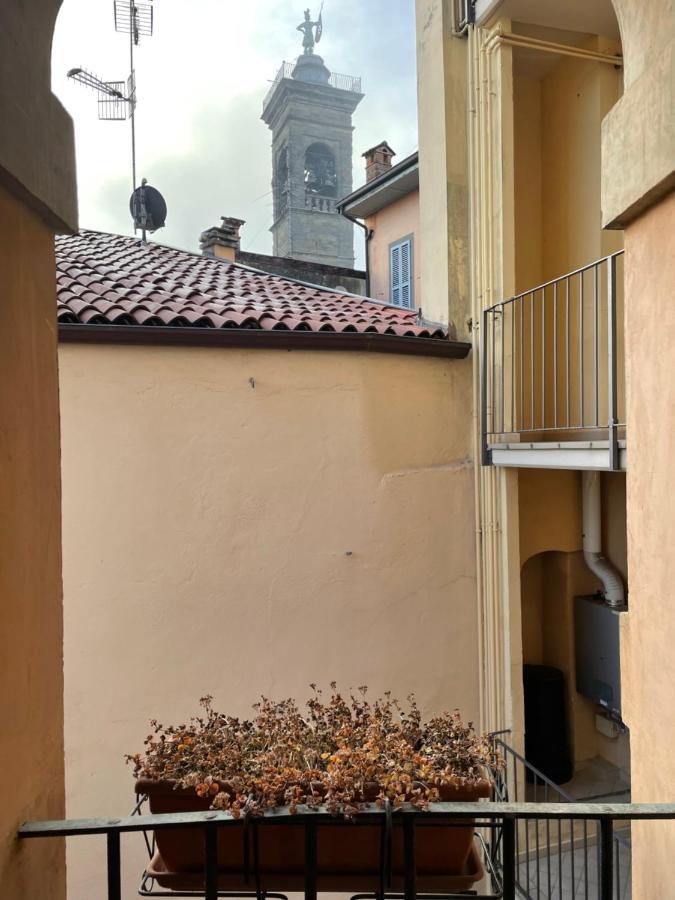 Number 99 Apartment Bergamo Bagian luar foto