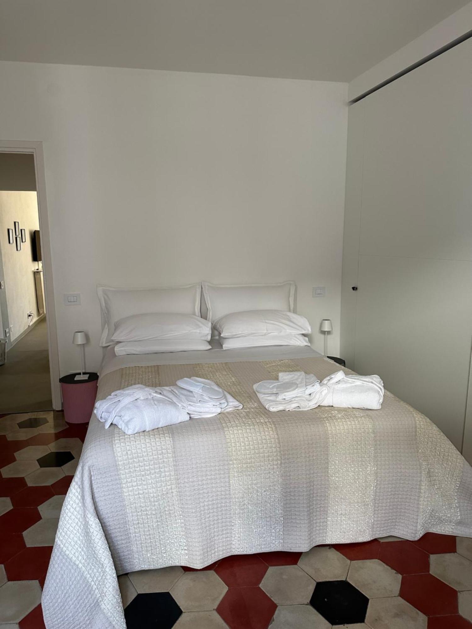 Number 99 Apartment Bergamo Bagian luar foto